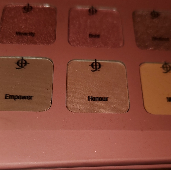 Illamasqua 12 color eye shadow set. NEW - Picture 4 of 7
